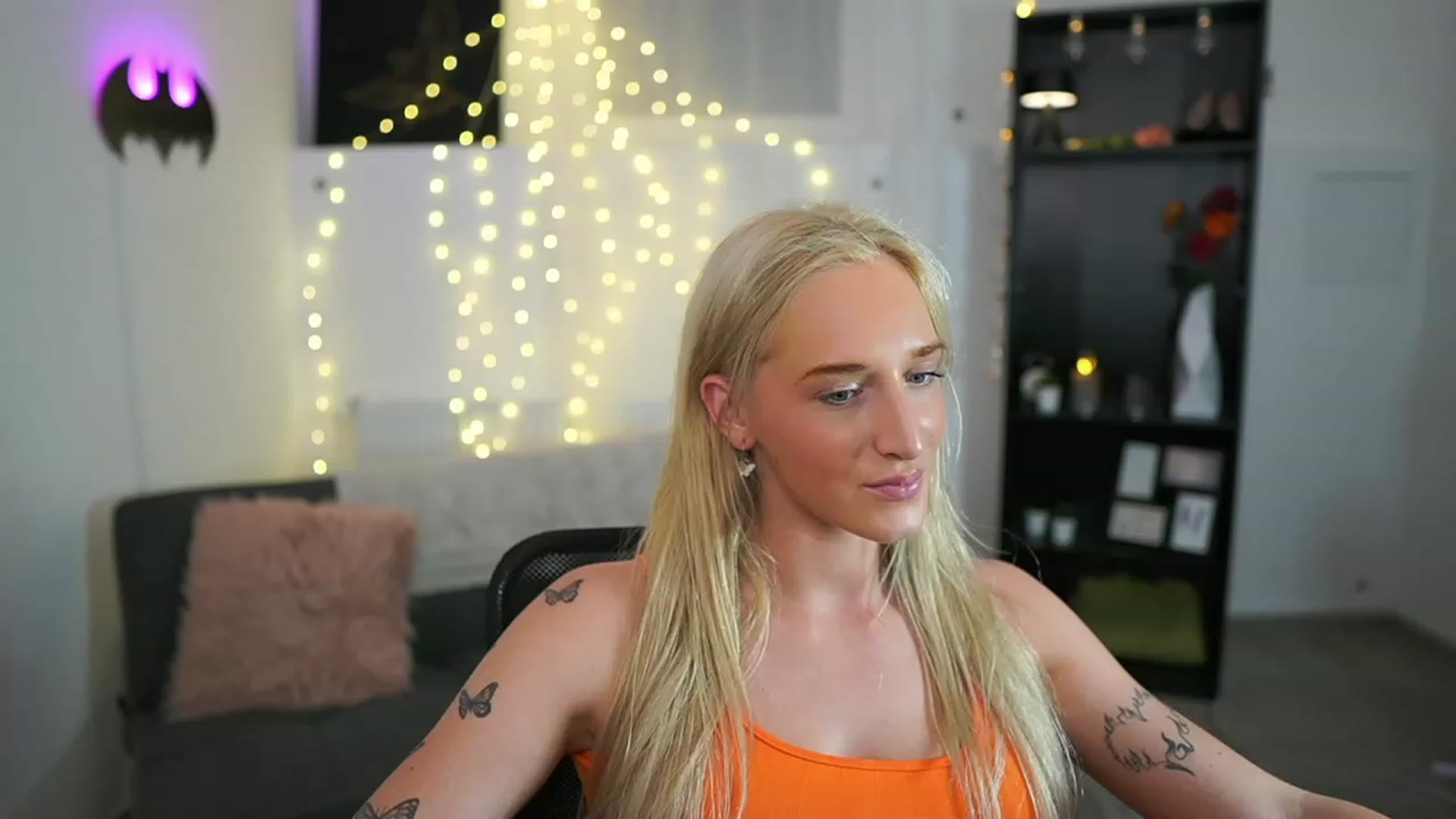 Gallery image thumbnail from NicoletteShea's myfreecams stream on, 06/21/2023, 24:01 image 3 of 20
