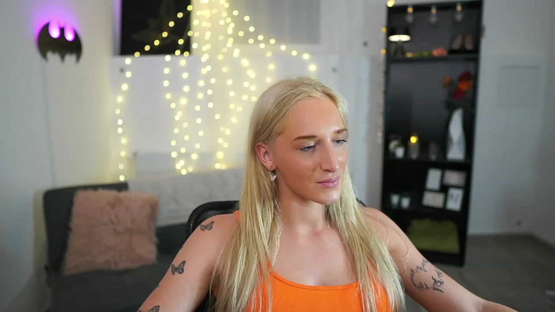 Gallery image thumbnail from NicoletteShea's myfreecams stream on, 06/21/2023, 24:01 image 4 of 20