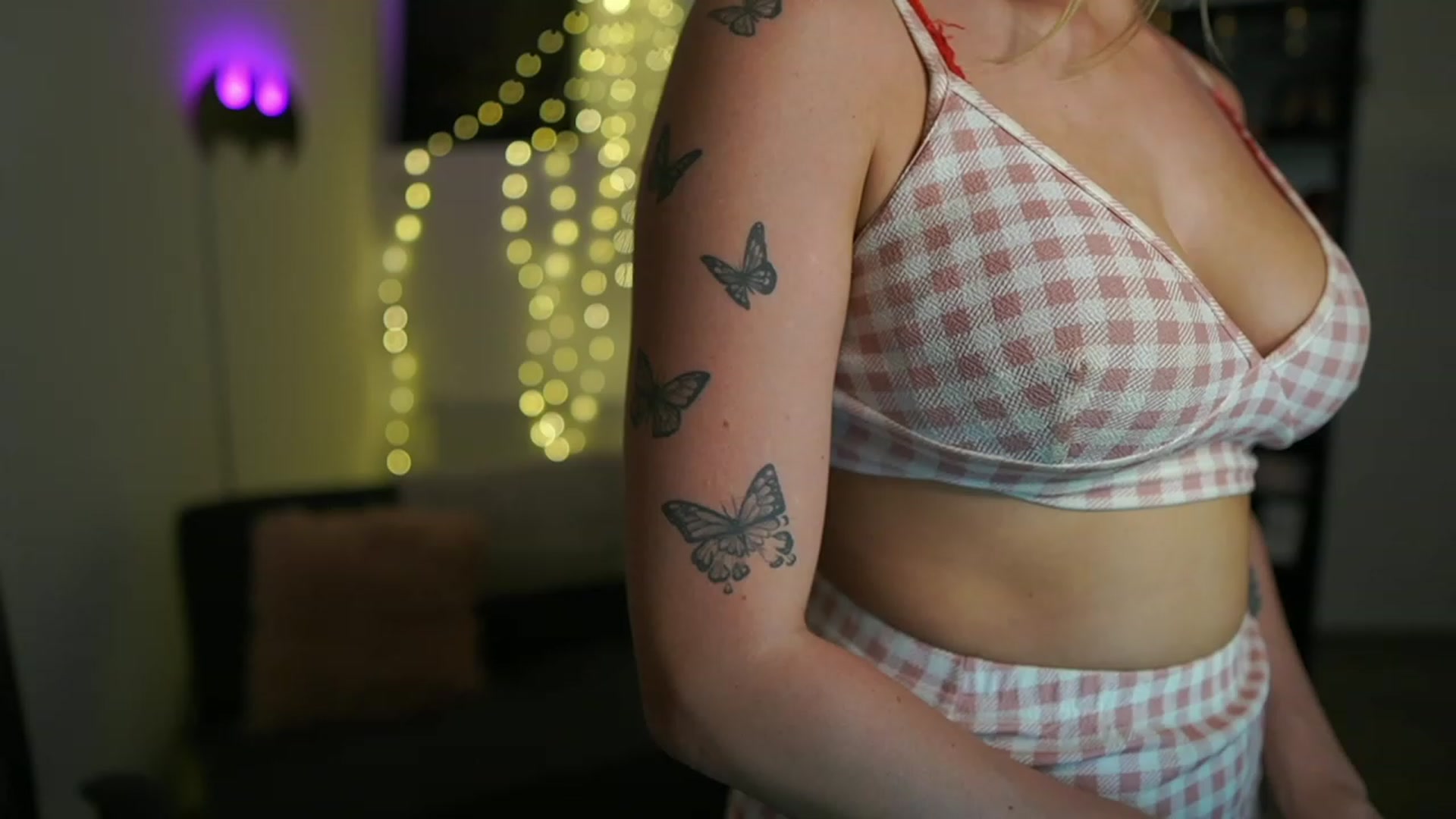 Gallery image thumbnail from NicoletteShea's myfreecams stream on, 06/21/2023, 14:29 image 15 of 20