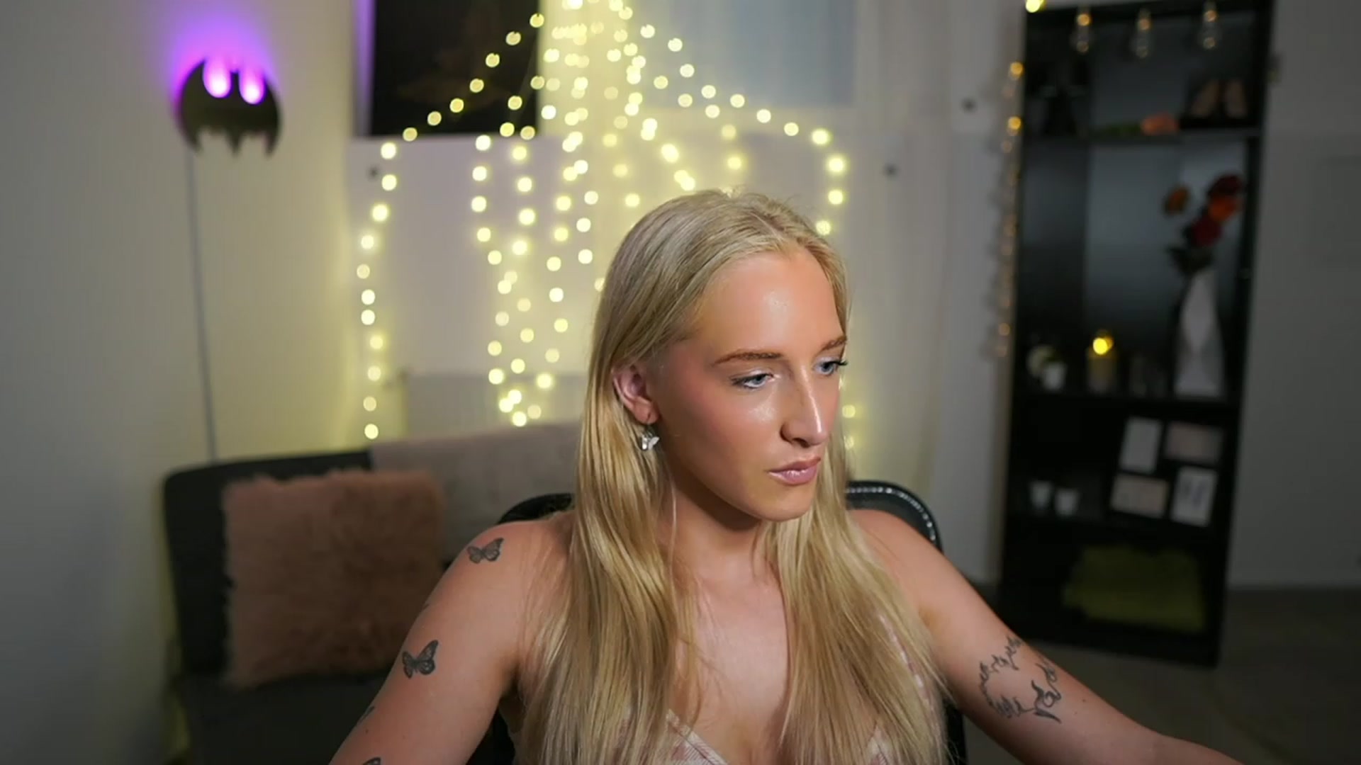 Gallery image thumbnail from NicoletteShea's myfreecams stream on, 06/21/2023, 14:29 image 13 of 20