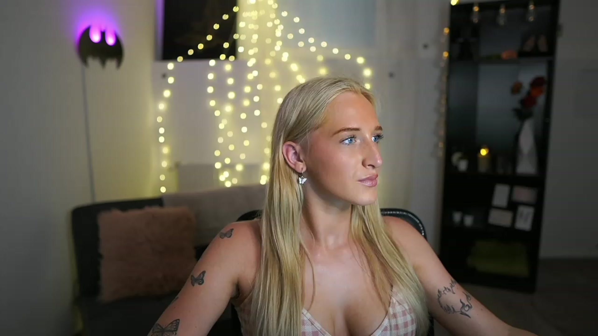 Gallery image thumbnail from NicoletteShea's myfreecams stream on, 06/21/2023, 14:29 image 5 of 20