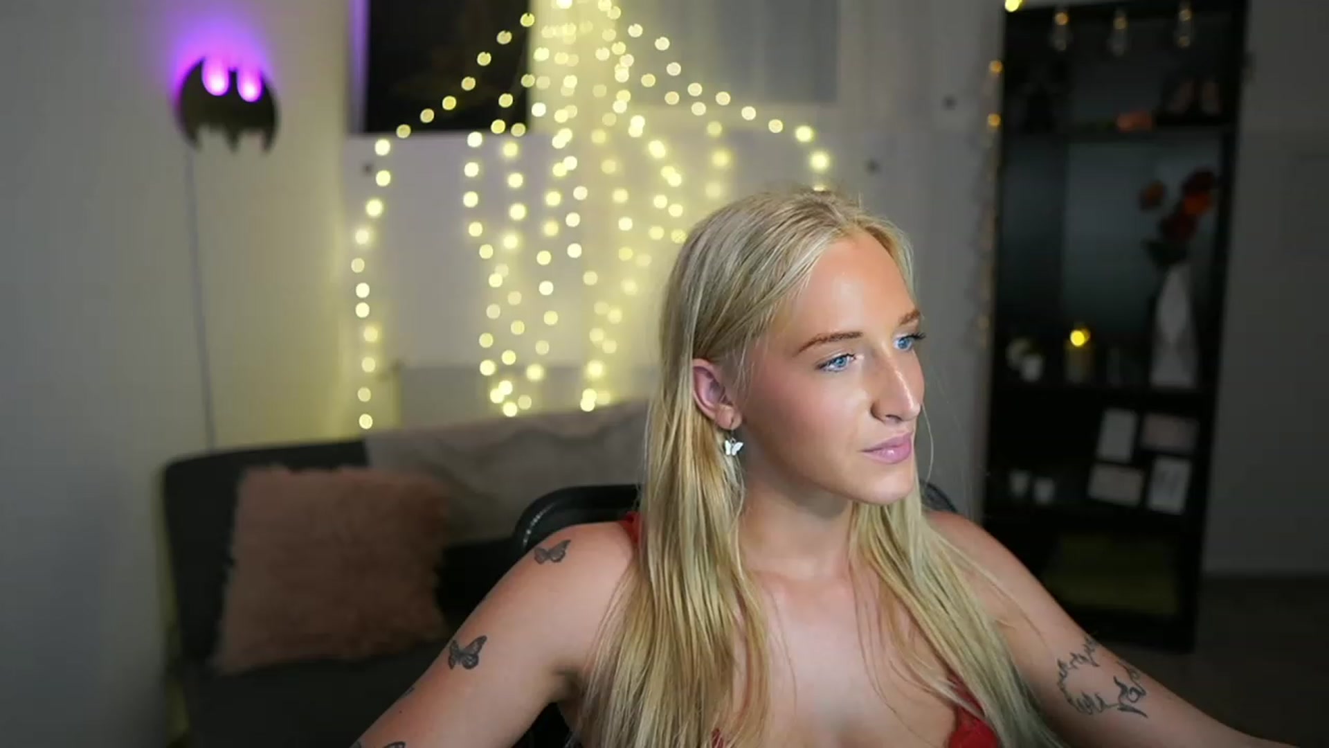 Gallery image thumbnail from NicoletteShea's myfreecams stream on, 06/21/2023, 17:22 image 14 of 20