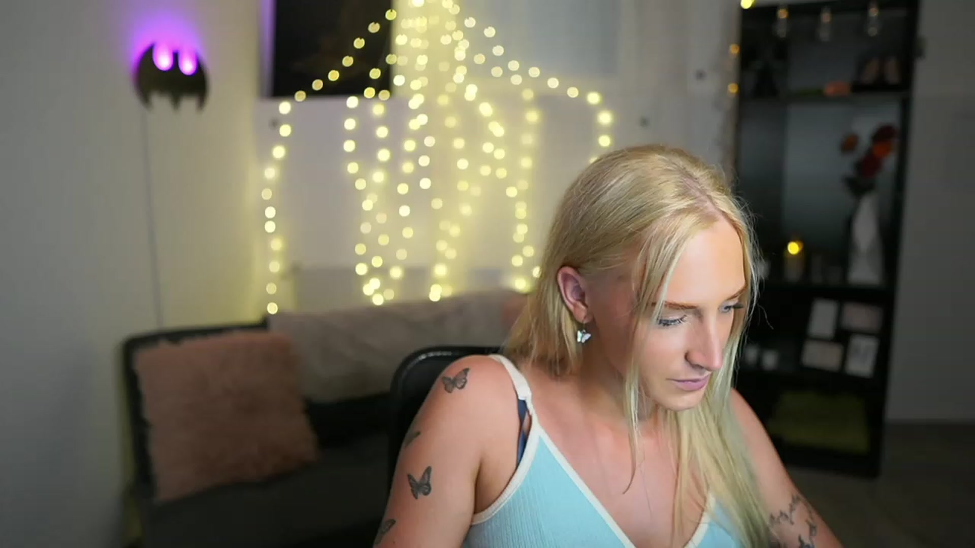 Gallery image thumbnail from NicoletteShea's myfreecams stream on, 06/22/2023, 15:10 image 5 of 20