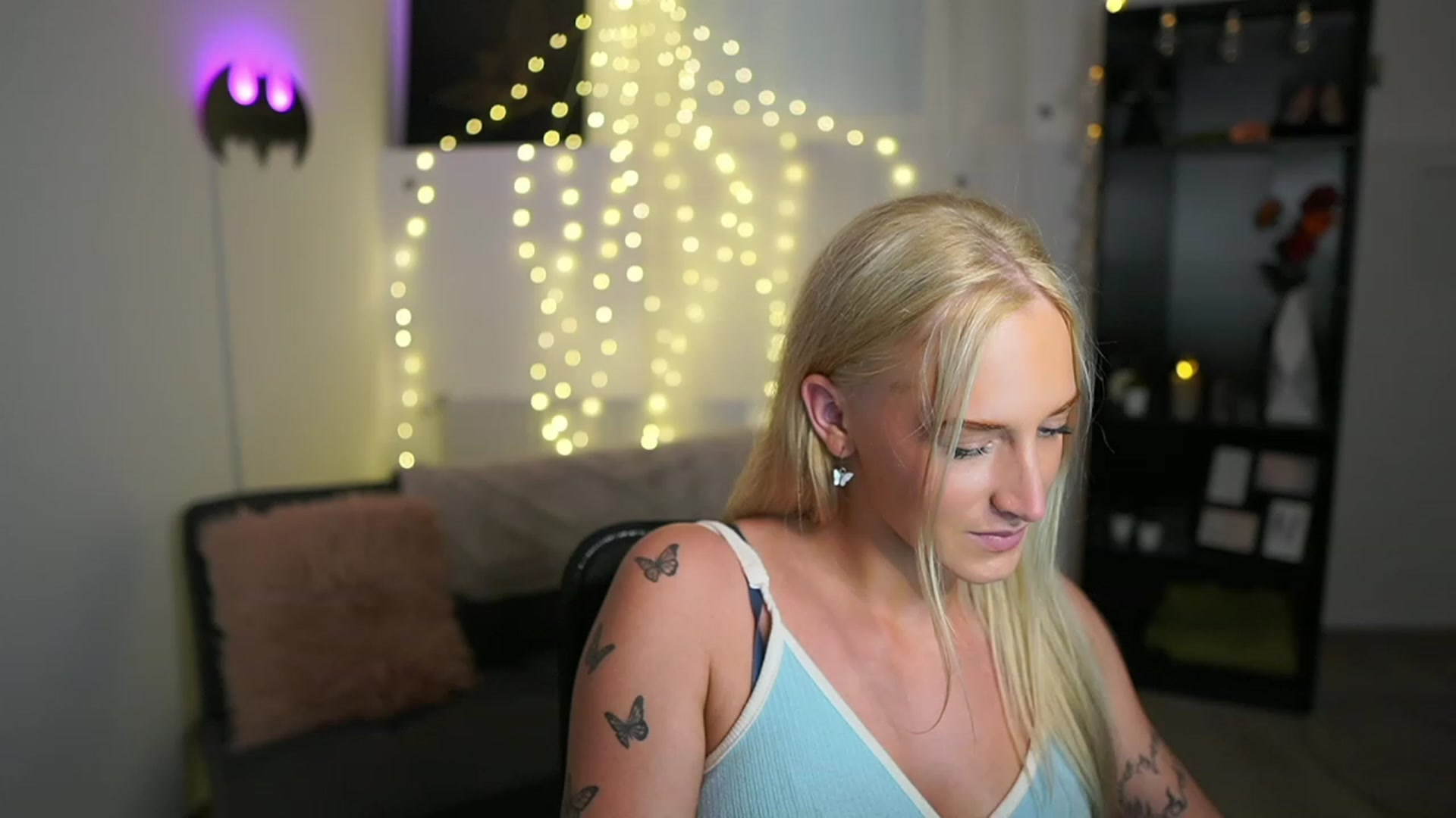 Gallery image thumbnail from NicoletteShea's myfreecams stream on, 06/22/2023, 15:10 image 2 of 20