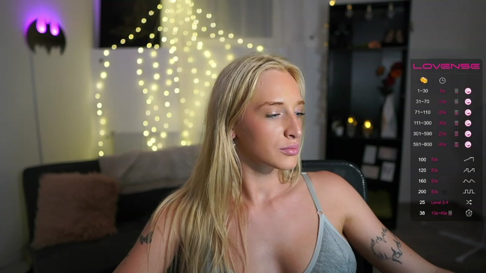 Gallery image thumbnail from NicoletteShea's myfreecams stream on, 06/28/2023, 19:33 image 18 of 20