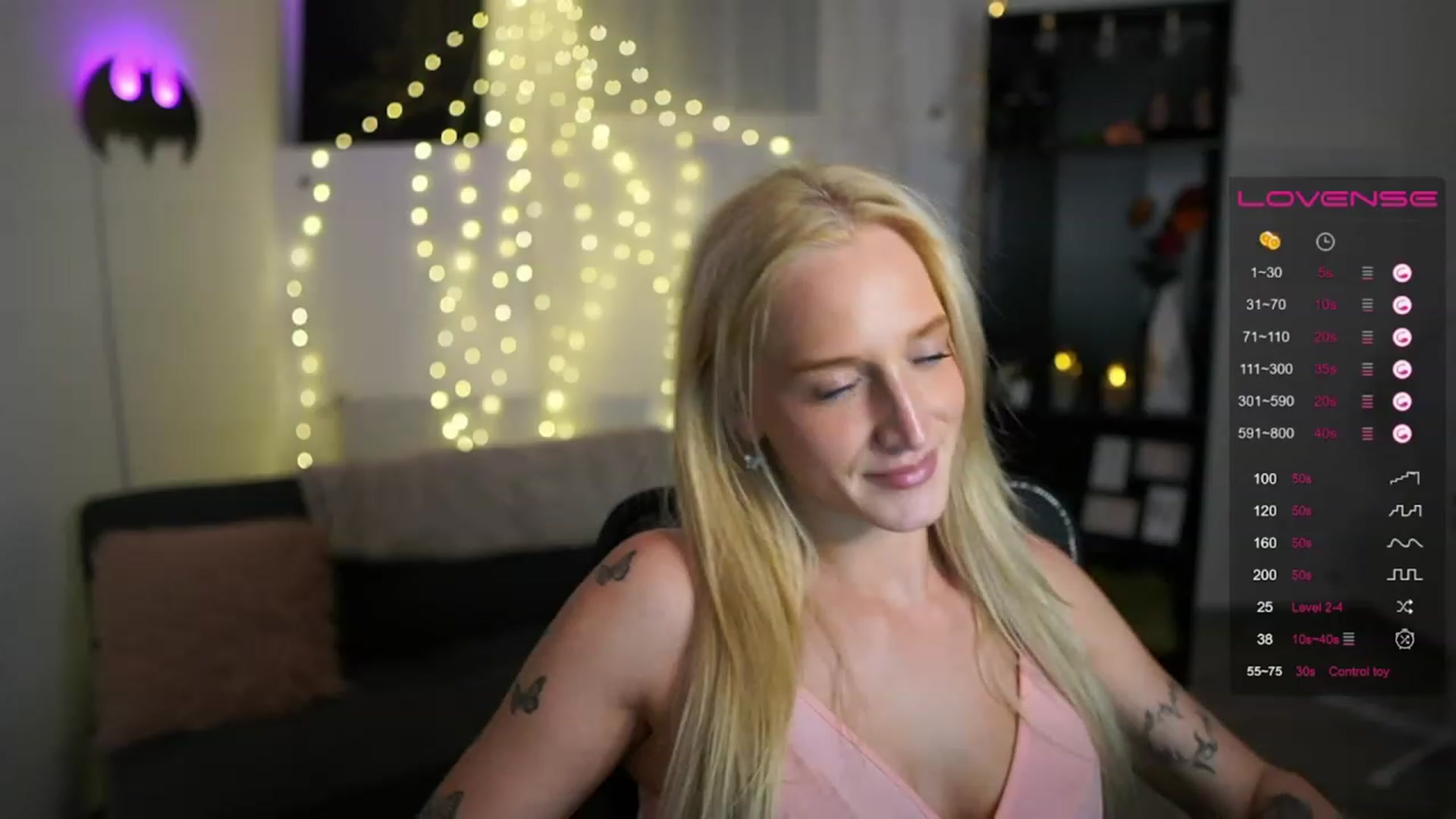 Gallery image thumbnail from NicoletteShea's myfreecams stream on, 06/30/2023, 20:07 image 4 of 20