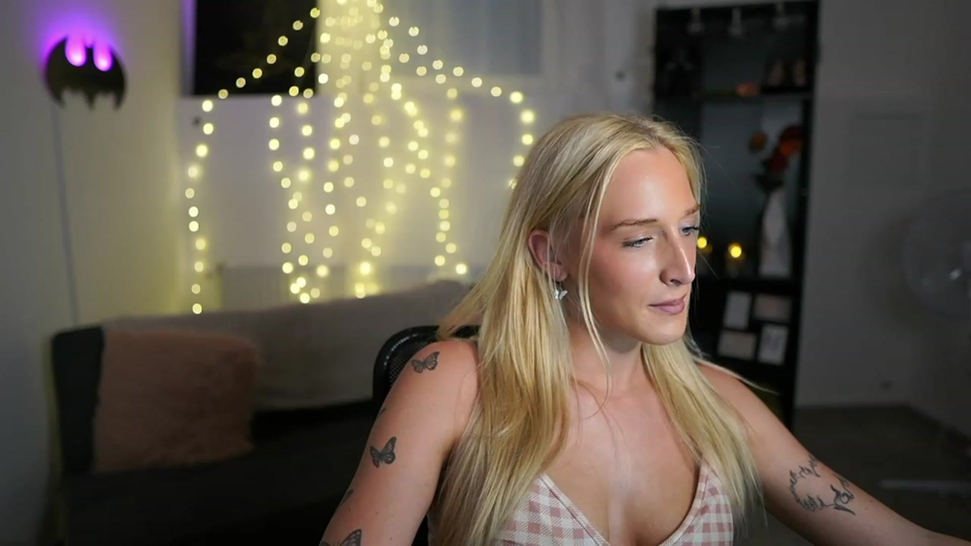 Gallery image thumbnail from NicoletteShea's myfreecams stream on, 07/07/2023, 16:24 image 2 of 20
