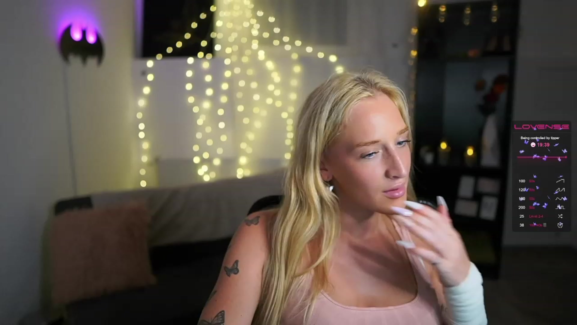 Gallery image thumbnail from NicoletteShea's myfreecams stream on, 07/12/2023, 22:12 image 17 of 20