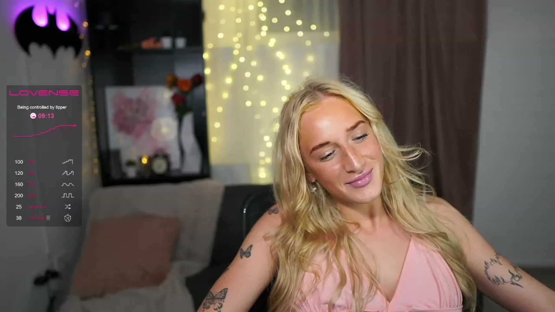 Gallery image thumbnail from NicoletteShea's myfreecams stream on, 08/02/2023, 21:26 image 10 of 20