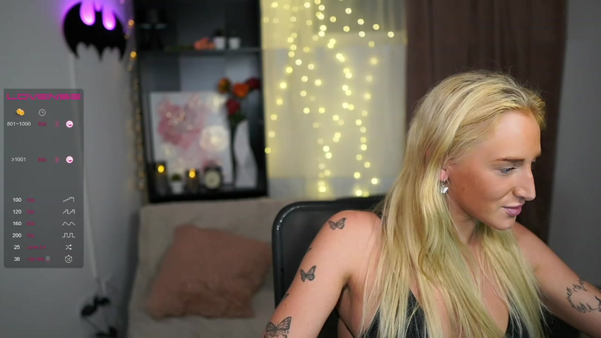 Gallery image thumbnail from NicoletteShea's myfreecams stream on, 08/07/2023, 24:03 image 8 of 20
