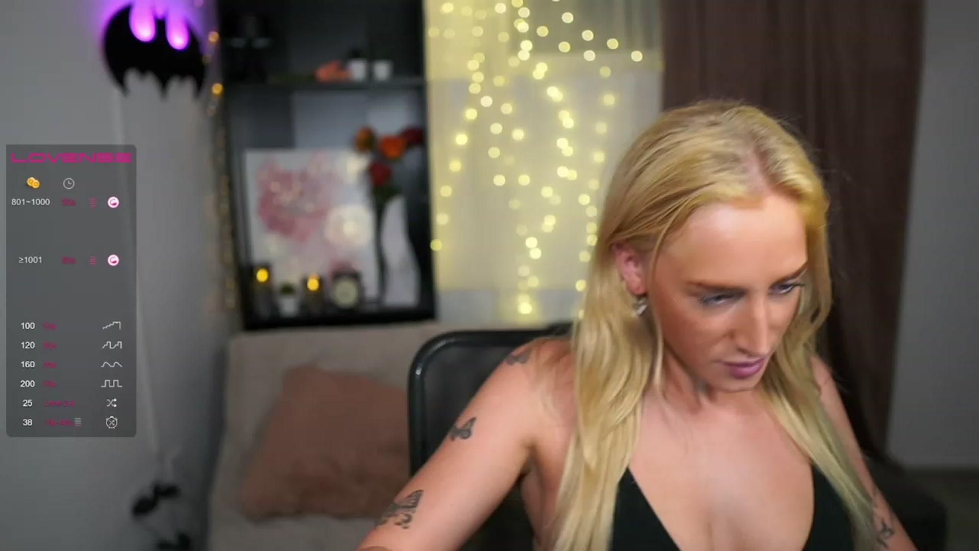 Gallery image thumbnail from NicoletteShea's myfreecams stream on, 08/07/2023, 24:03 image 14 of 20