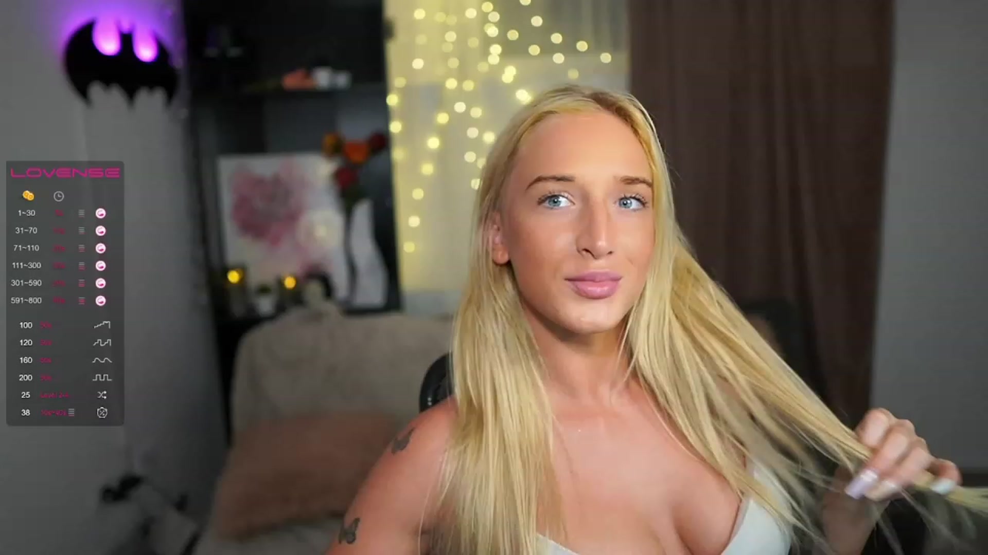 Gallery image thumbnail from NicoletteShea's myfreecams stream on, 08/13/2023, 20:22 image 17 of 20
