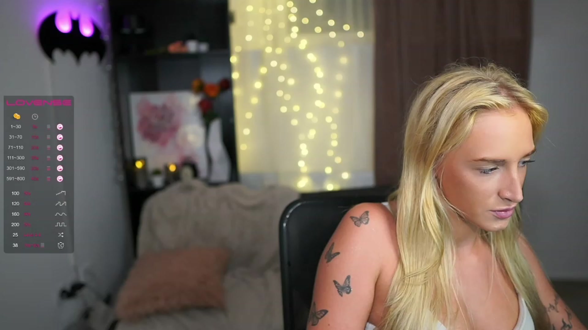 Gallery image thumbnail from NicoletteShea's myfreecams stream on, 08/13/2023, 21:22 image 10 of 20