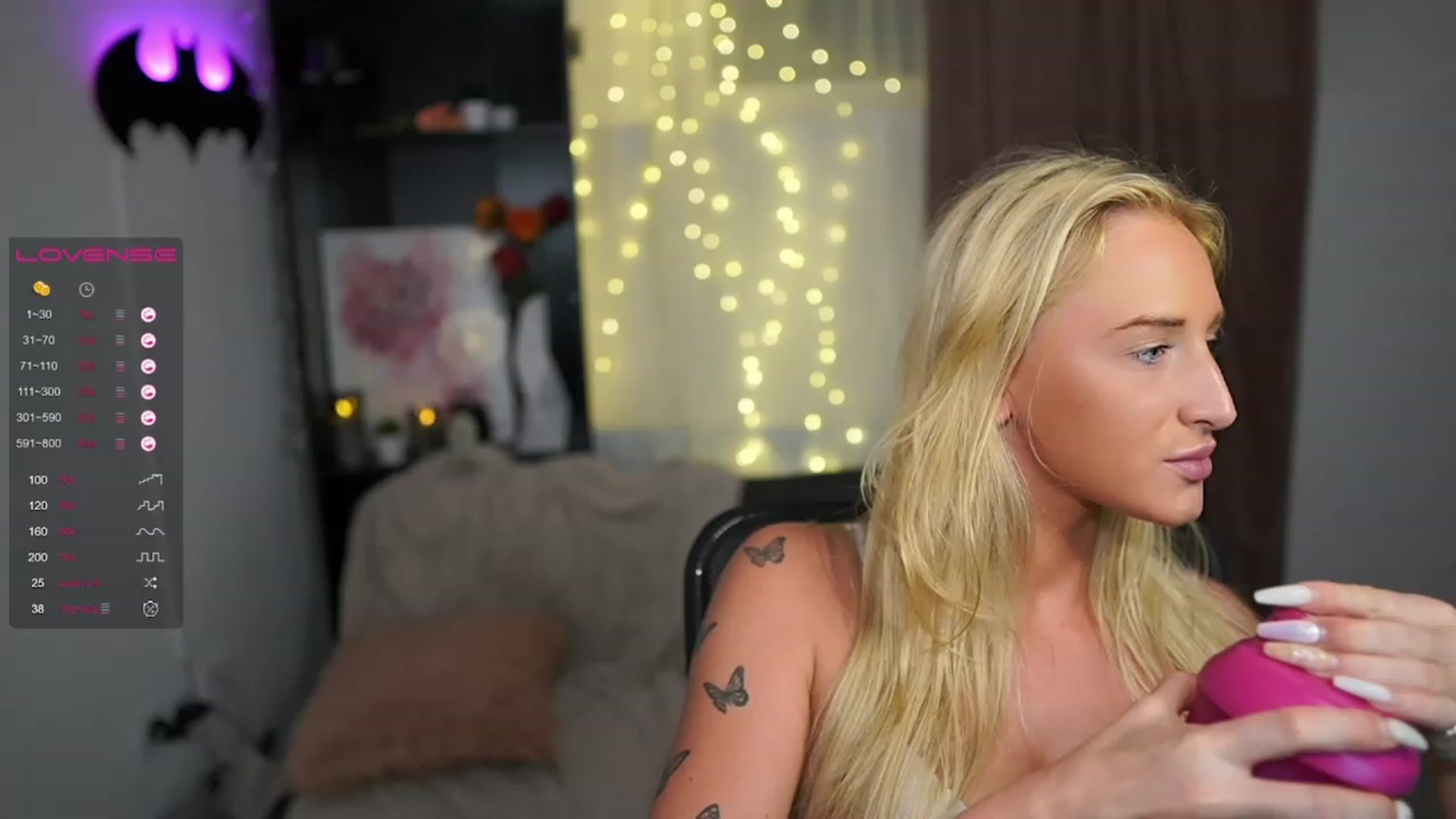 Gallery image thumbnail from NicoletteShea's myfreecams stream on, 08/13/2023, 21:22 image 5 of 20