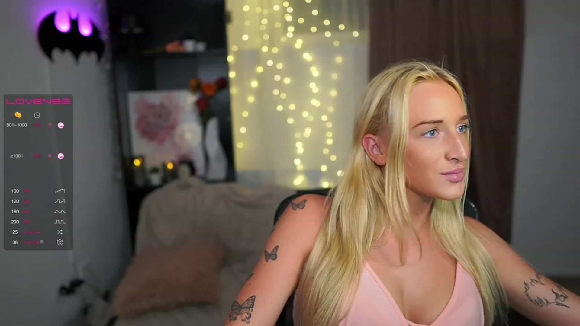 Gallery image thumbnail from NicoletteShea's myfreecams stream on, 08/13/2023, 22:18 image 16 of 20