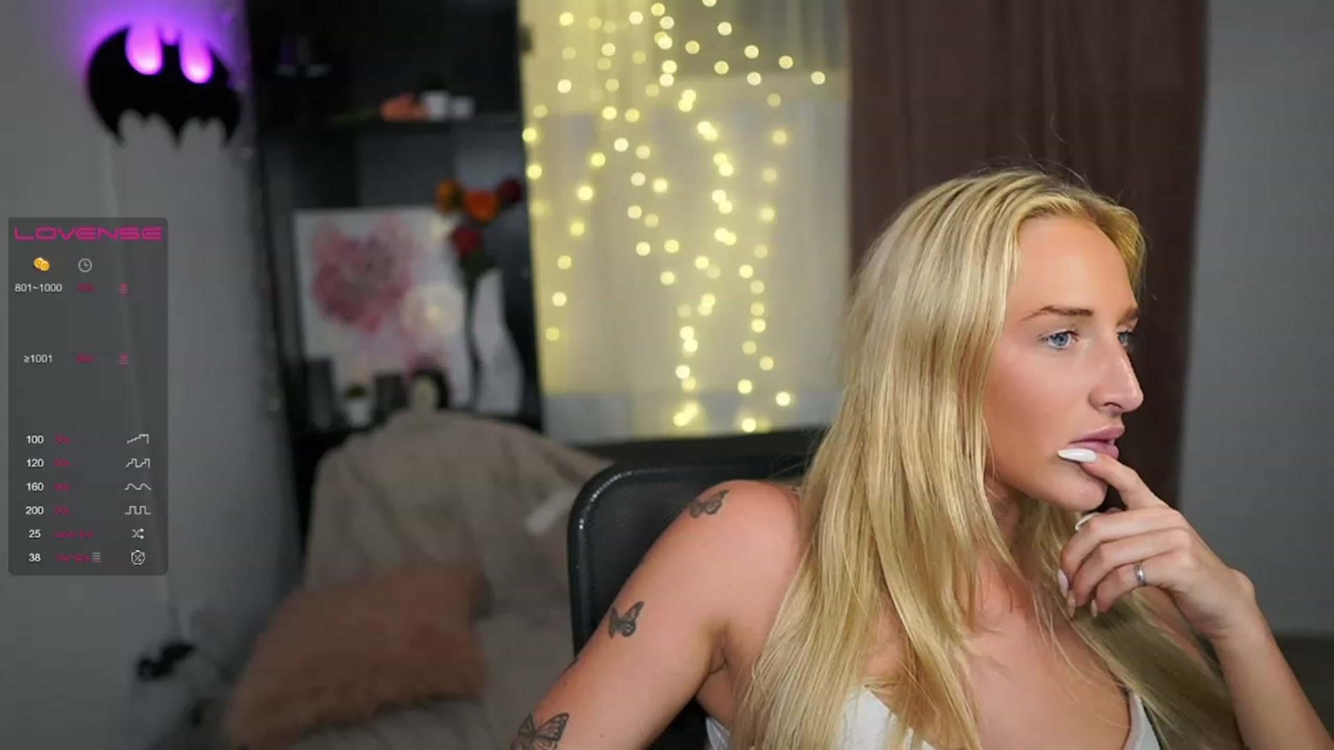 Gallery image thumbnail from NicoletteShea's myfreecams stream on, 08/14/2023, 03:15 image 18 of 20