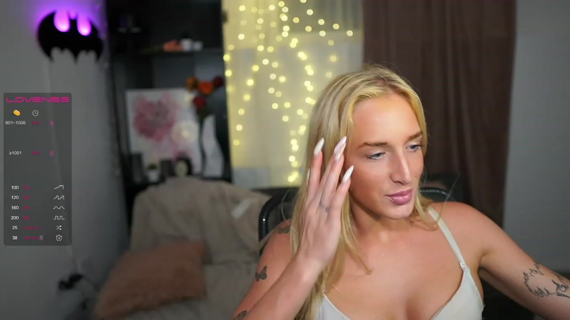 Gallery image thumbnail from NicoletteShea's myfreecams stream on, 08/14/2023, 03:15 image 11 of 20