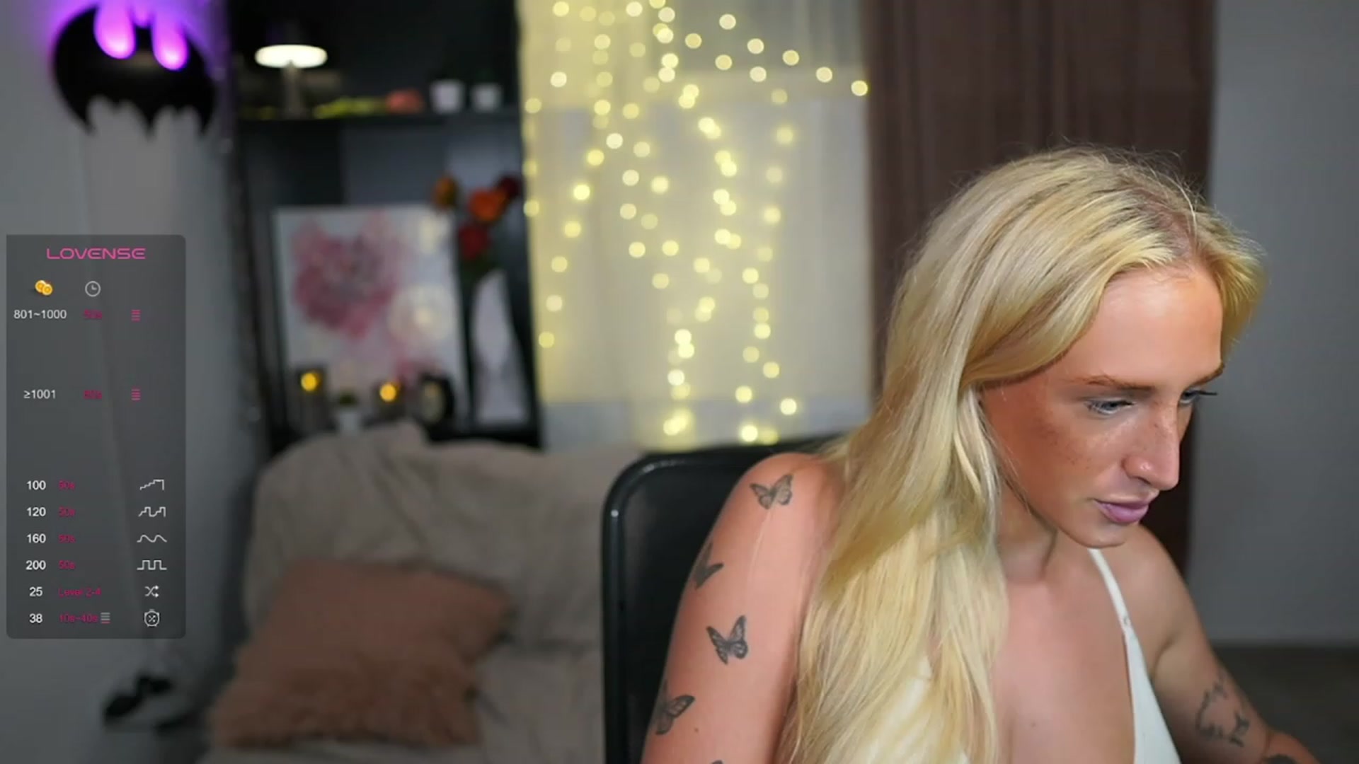 Gallery image thumbnail from NicoletteShea's myfreecams stream on, 08/25/2023, 14:19 image 14 of 20