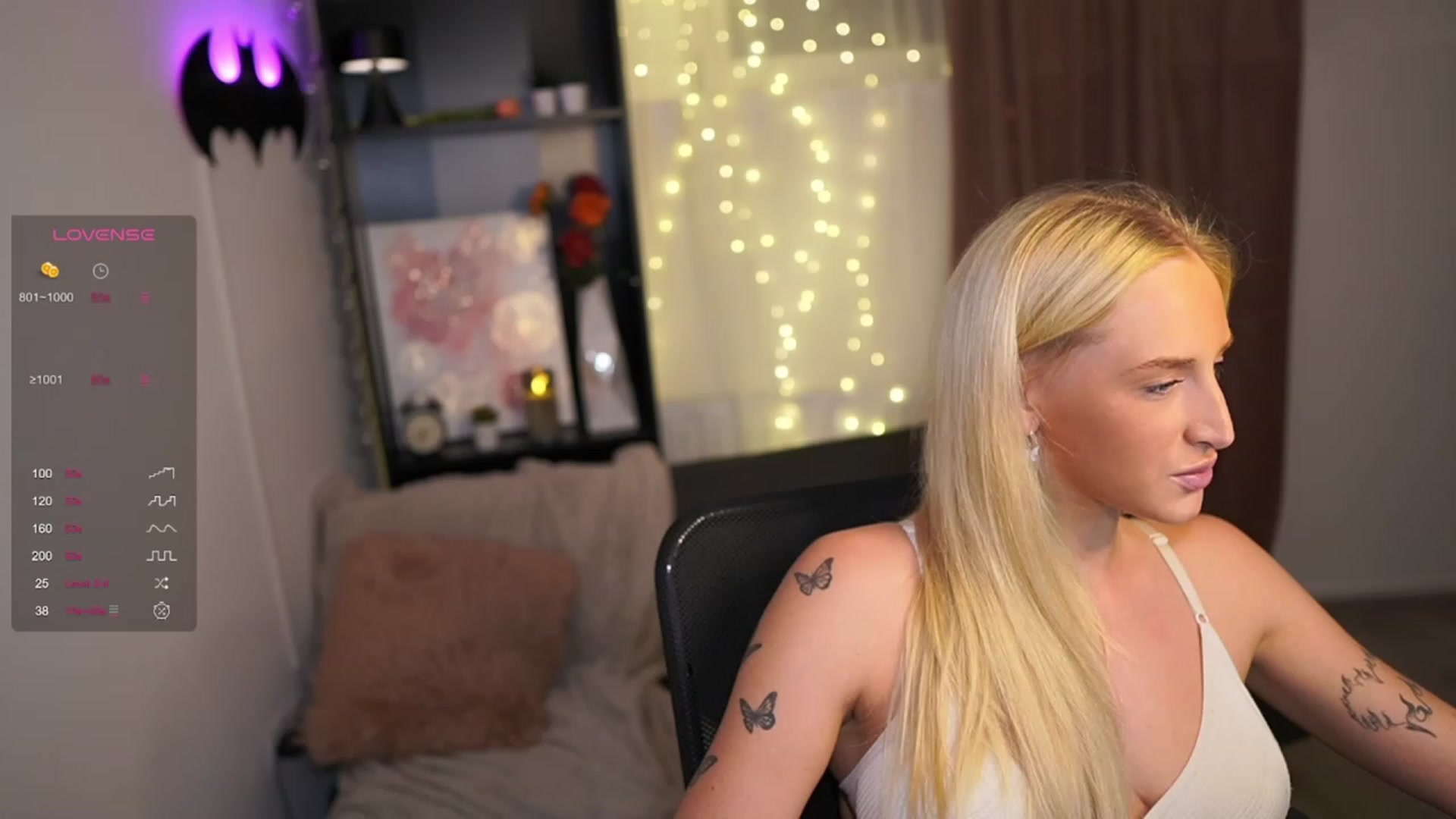 Gallery image thumbnail from NicoletteShea's myfreecams stream on, 09/12/2023, 20:30 image 11 of 20