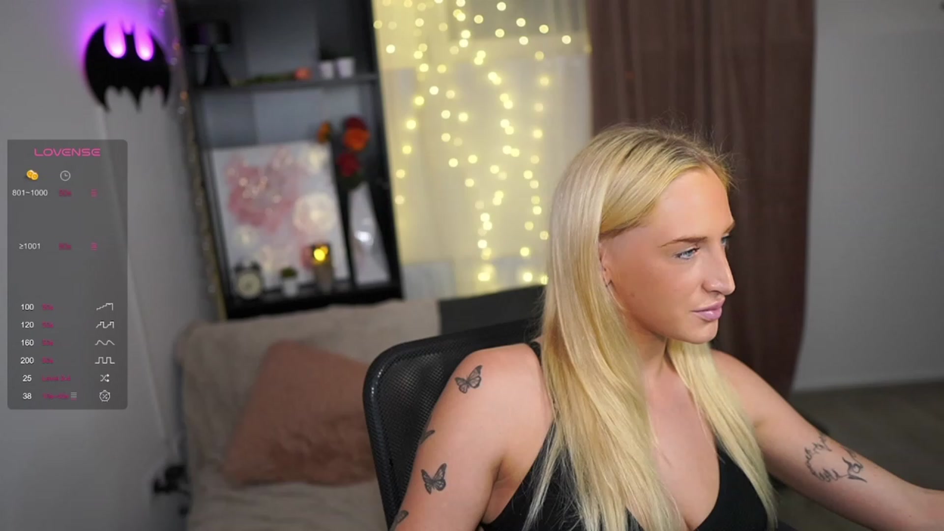 Gallery image thumbnail from NicoletteShea's myfreecams stream on, 09/13/2023, 16:39 image 2 of 20