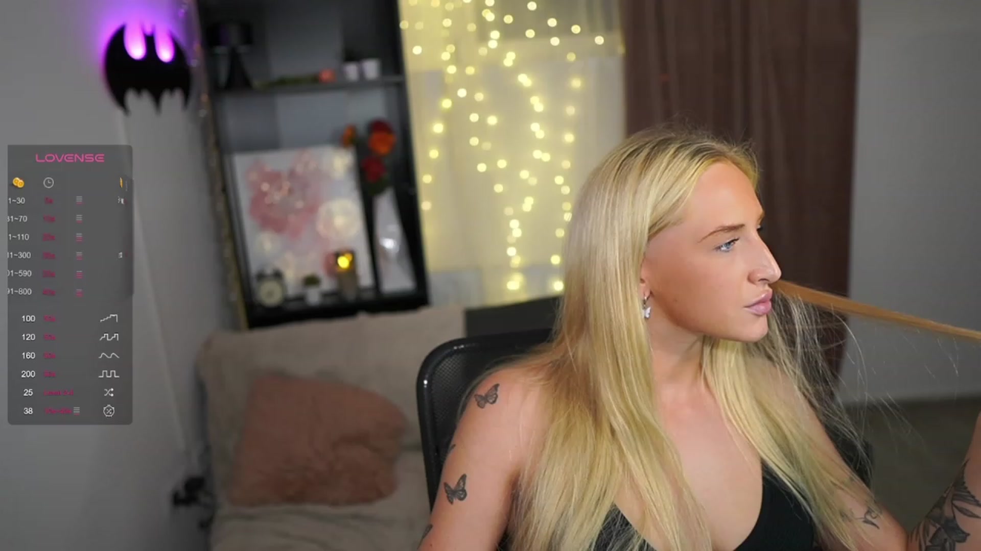 Gallery image thumbnail from NicoletteShea's myfreecams stream on, 09/13/2023, 19:13 image 8 of 20