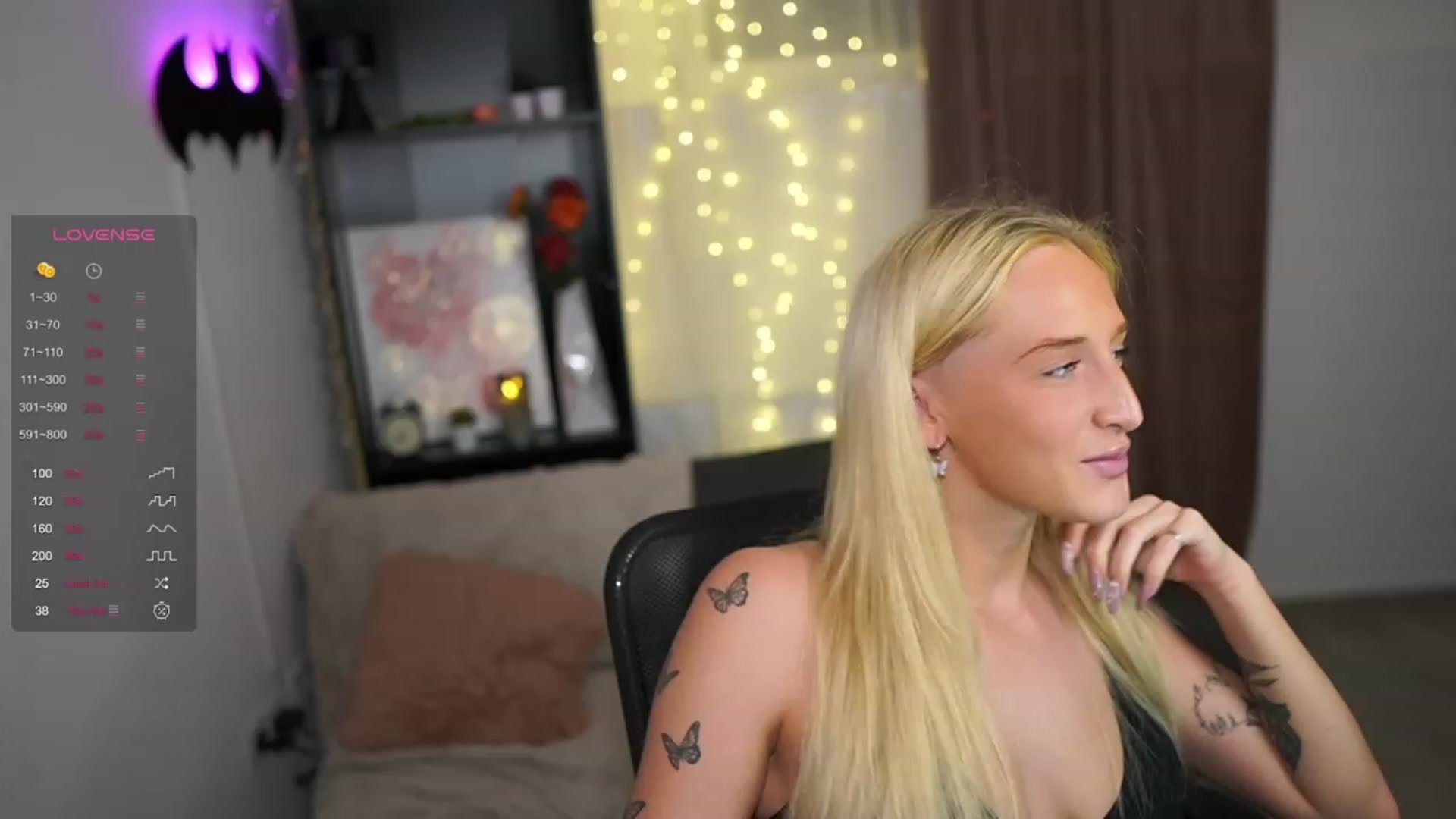 Gallery image thumbnail from NicoletteShea's myfreecams stream on, 09/13/2023, 19:13 image 18 of 20