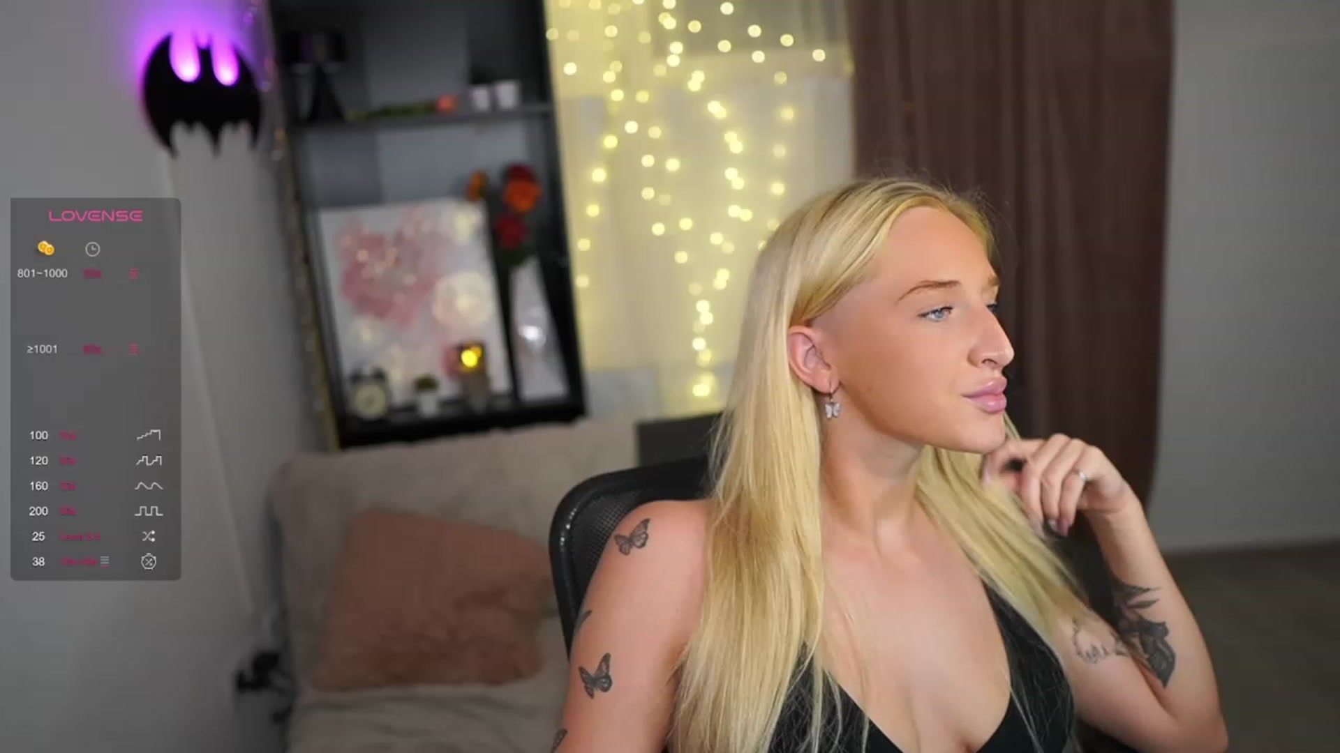 Gallery image thumbnail from NicoletteShea's myfreecams stream on, 09/13/2023, 19:13 image 16 of 20