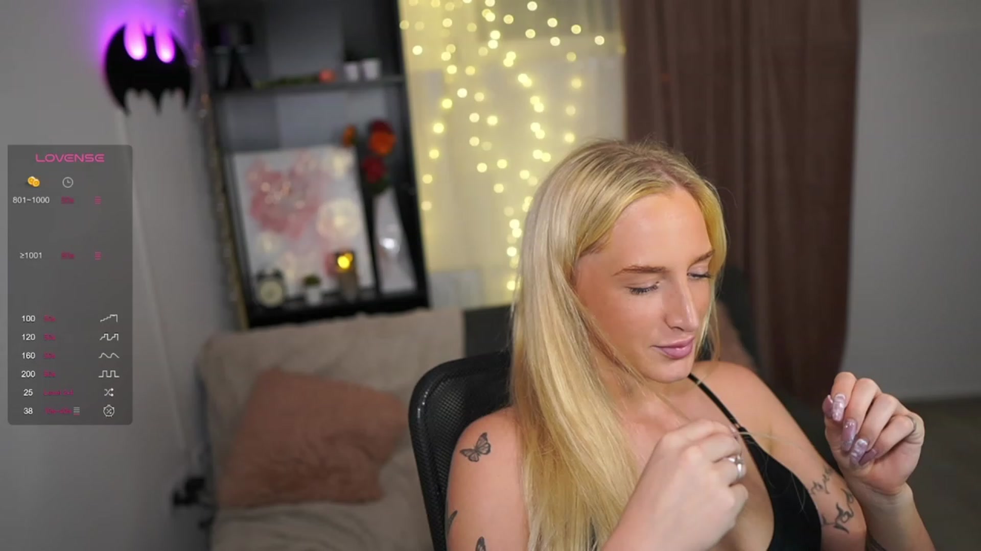 Gallery image thumbnail from NicoletteShea's myfreecams stream on, 09/13/2023, 20:16 image 16 of 20