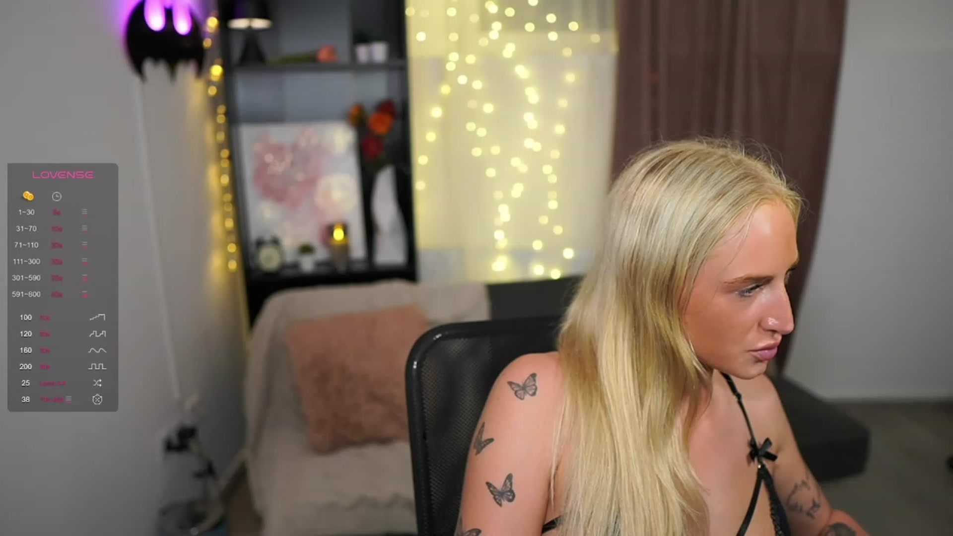 Gallery image thumbnail from NicoletteShea's myfreecams stream on, 09/19/2023, 19:34 image 15 of 20