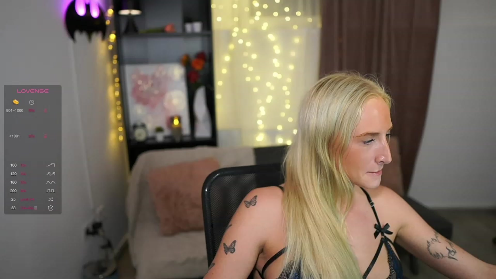 Gallery image thumbnail from NicoletteShea's myfreecams stream on, 09/19/2023, 19:34 image 7 of 20