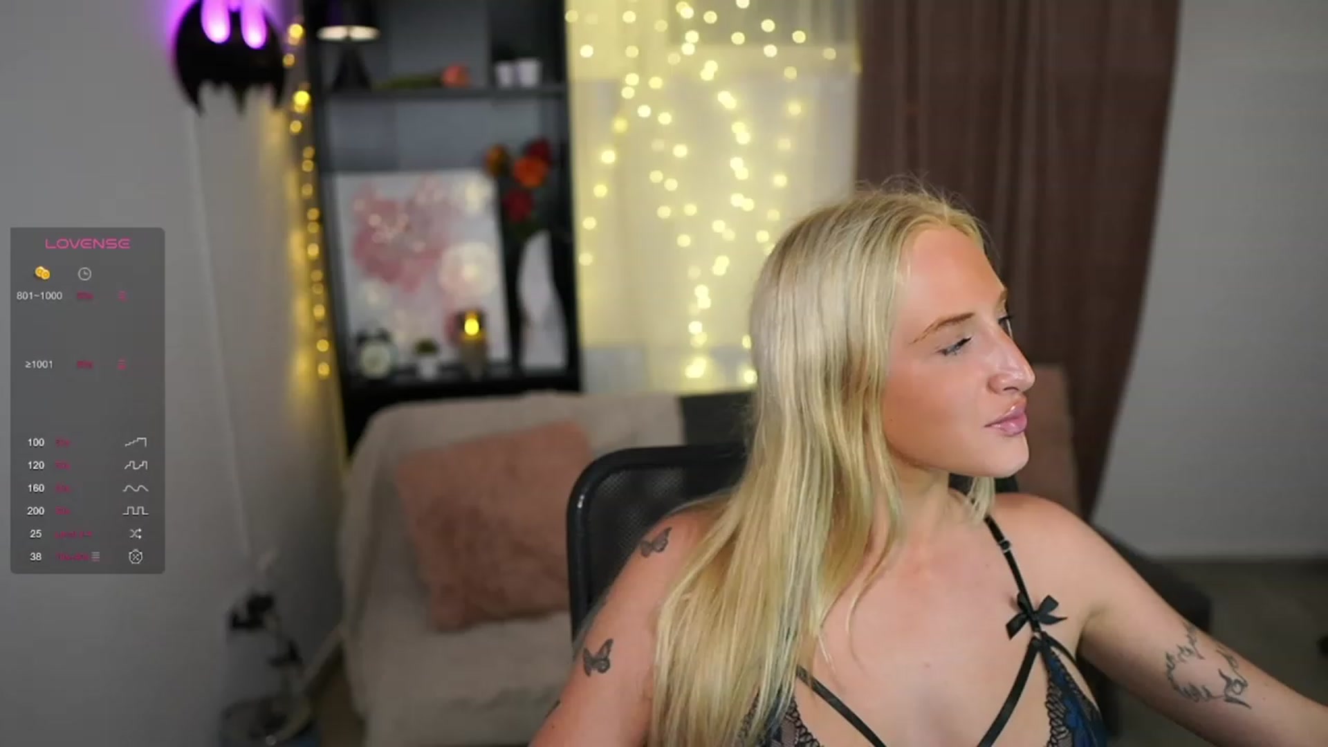 Gallery image thumbnail from NicoletteShea's myfreecams stream on, 09/19/2023, 19:34 image 8 of 20