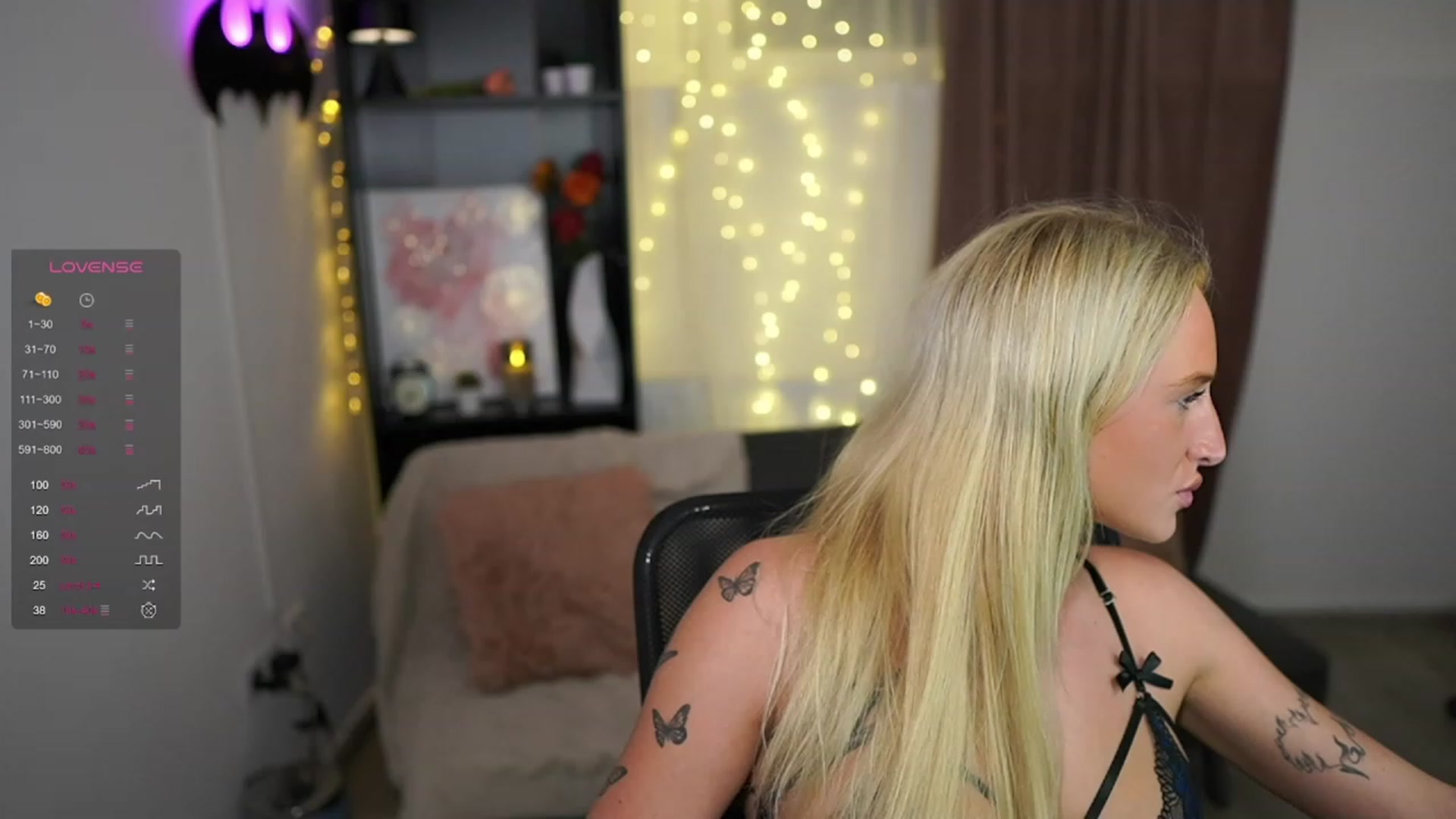 Gallery image thumbnail from NicoletteShea's myfreecams stream on, 09/19/2023, 19:34 image 13 of 20