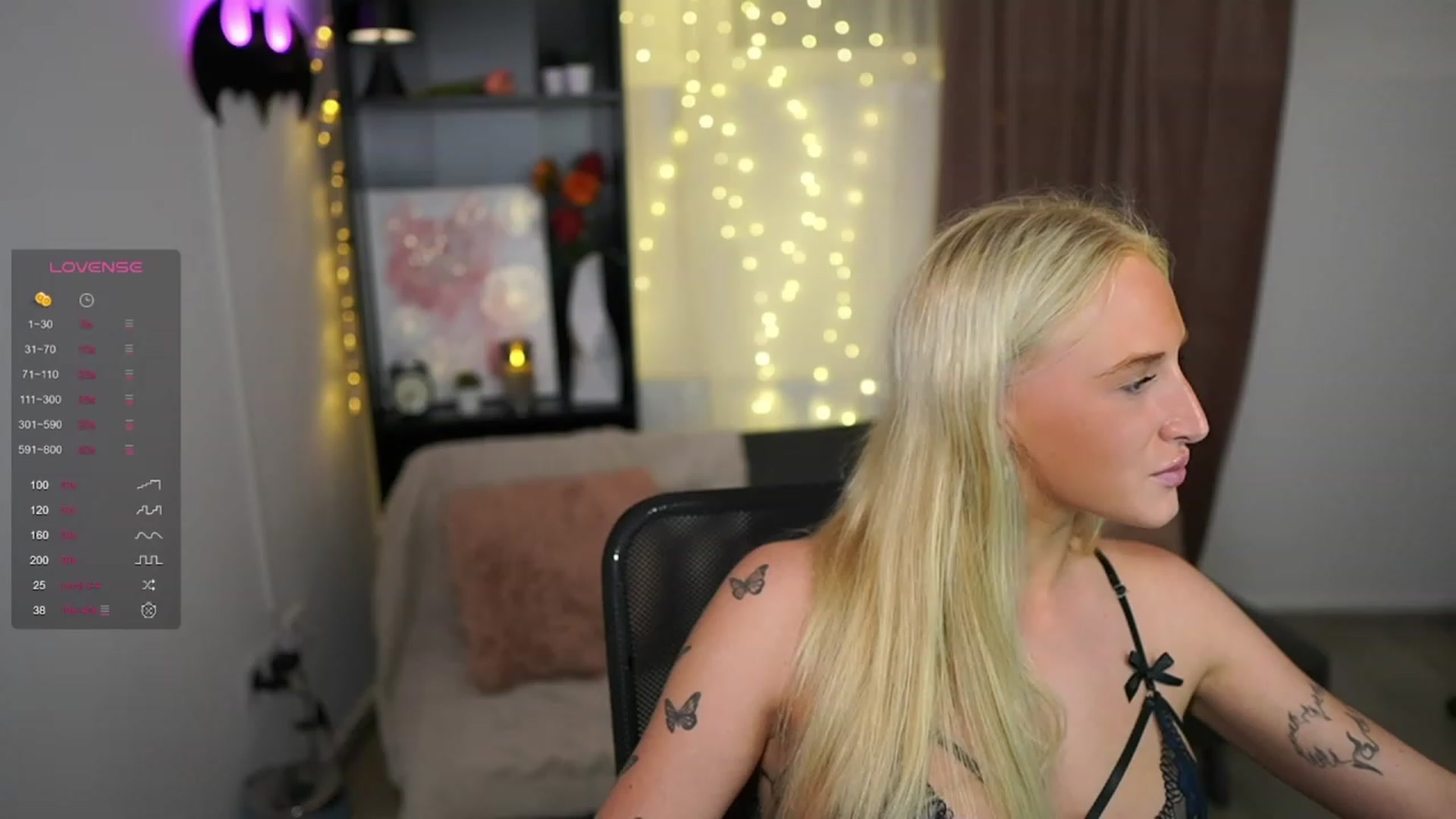Gallery image thumbnail from NicoletteShea's myfreecams stream on, 09/19/2023, 19:34 image 19 of 20