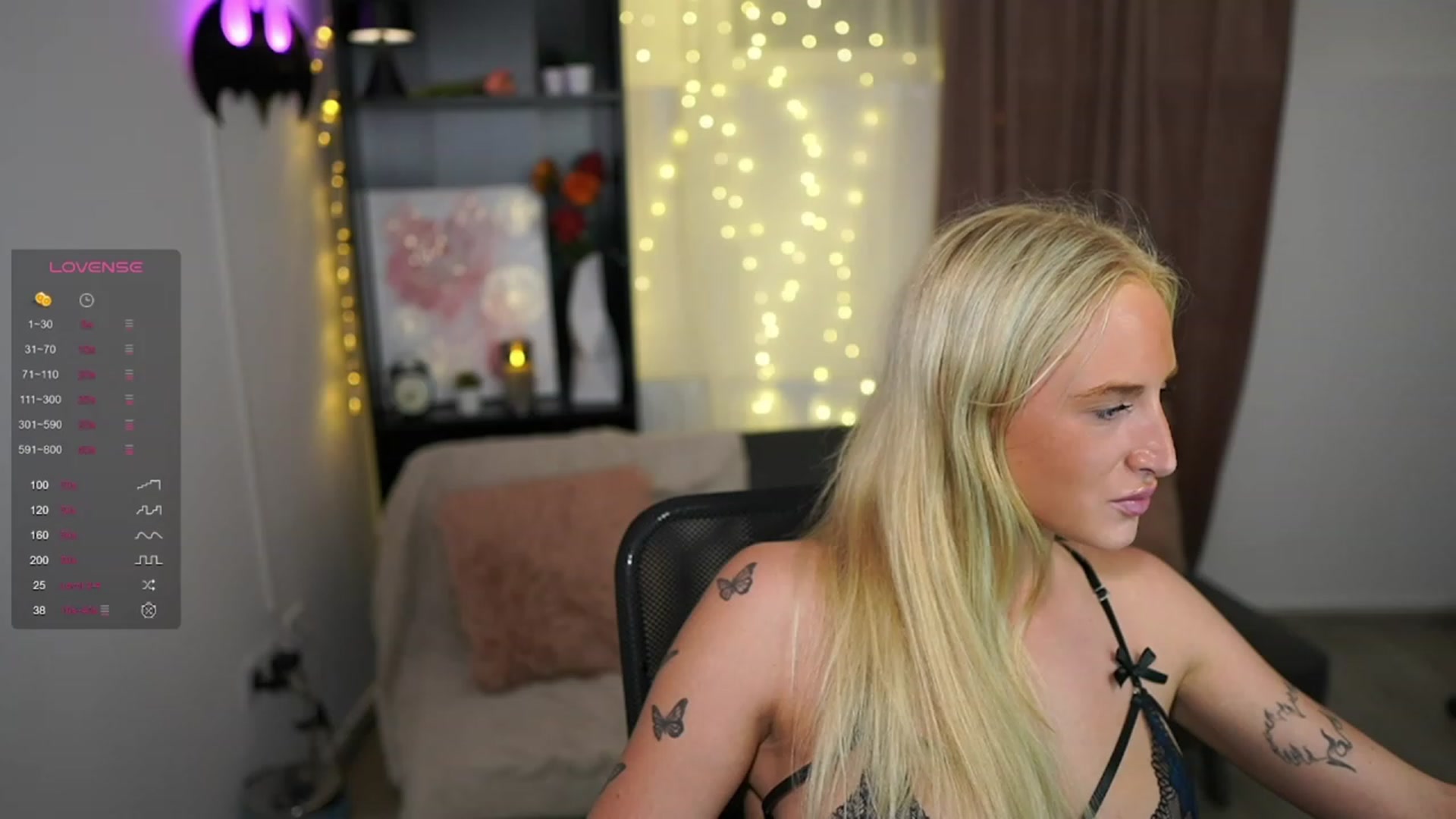 Gallery image thumbnail from NicoletteShea's myfreecams stream on, 09/19/2023, 19:34 image 14 of 20