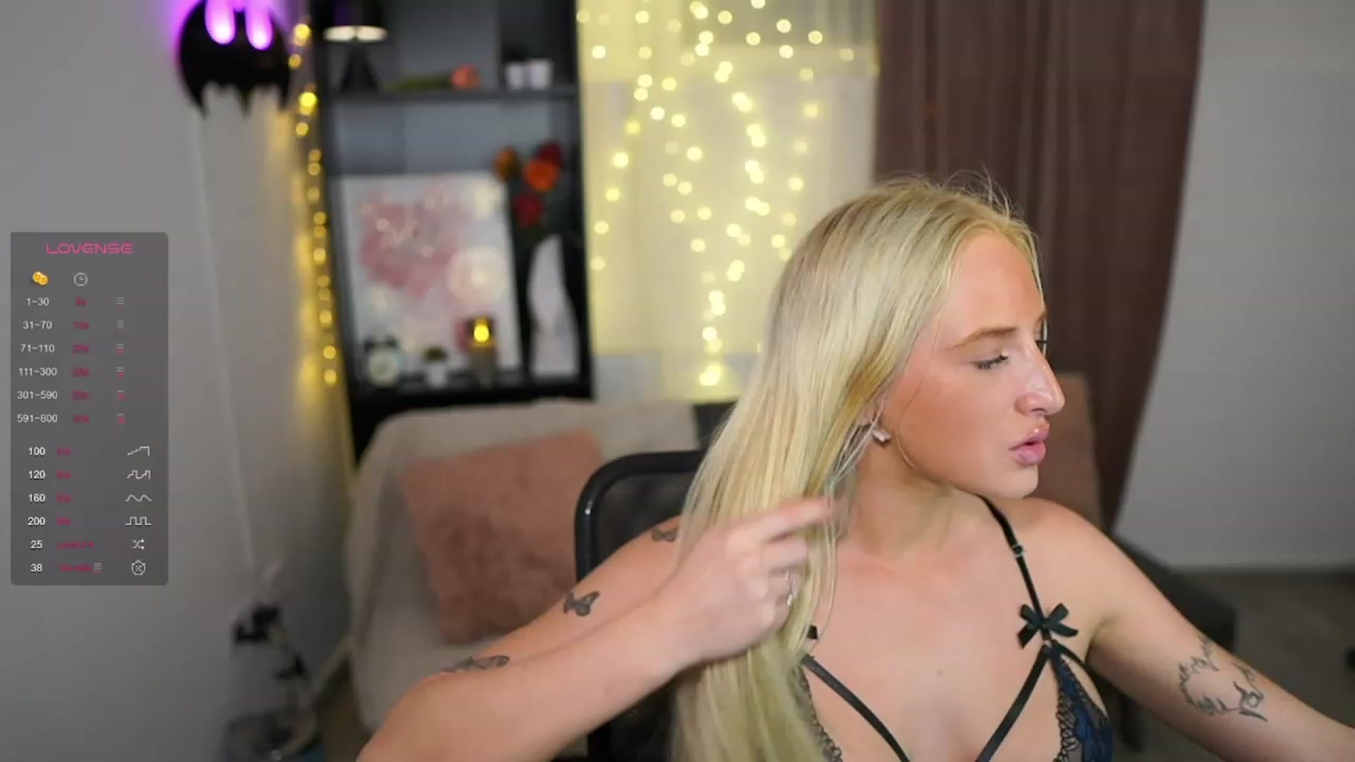 Gallery image thumbnail from NicoletteShea's myfreecams stream on, 09/19/2023, 19:34 image 5 of 20