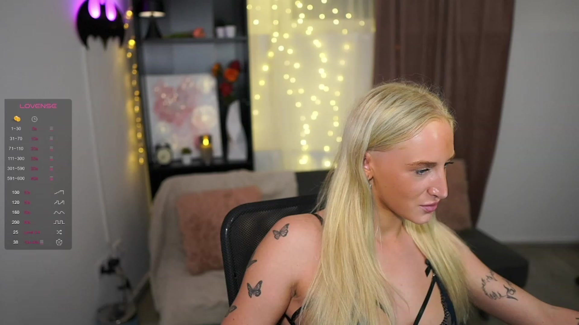 Gallery image thumbnail from NicoletteShea's myfreecams stream on, 09/19/2023, 20:58 image 1 of 20
