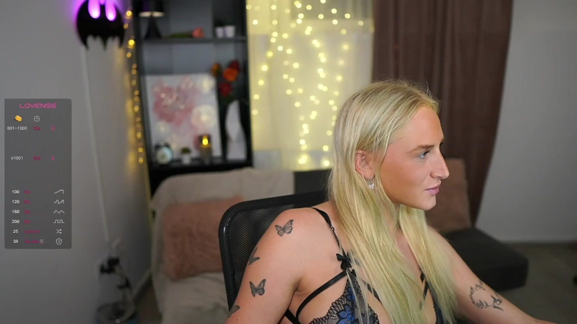 Gallery image thumbnail from NicoletteShea's myfreecams stream on, 09/19/2023, 21:40 image 14 of 20