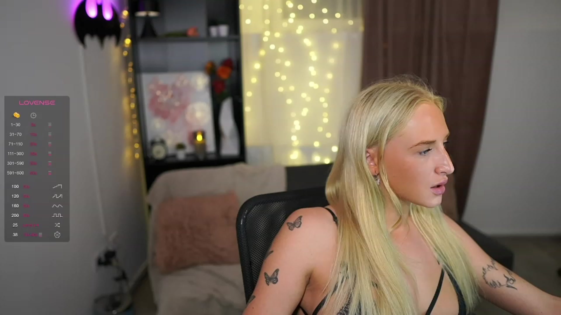 Gallery image thumbnail from NicoletteShea's myfreecams stream on, 09/19/2023, 22:33 image 4 of 20