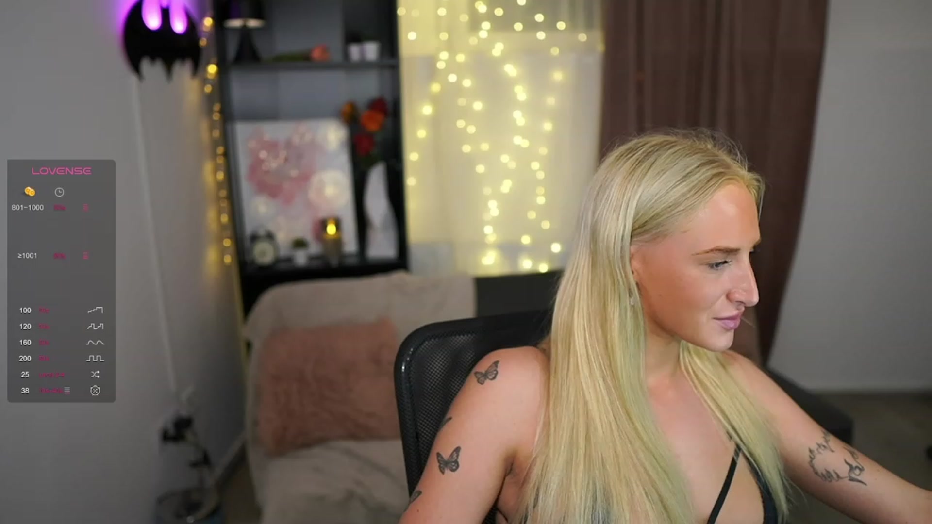 Gallery image thumbnail from NicoletteShea's myfreecams stream on, 09/19/2023, 22:33 image 5 of 20
