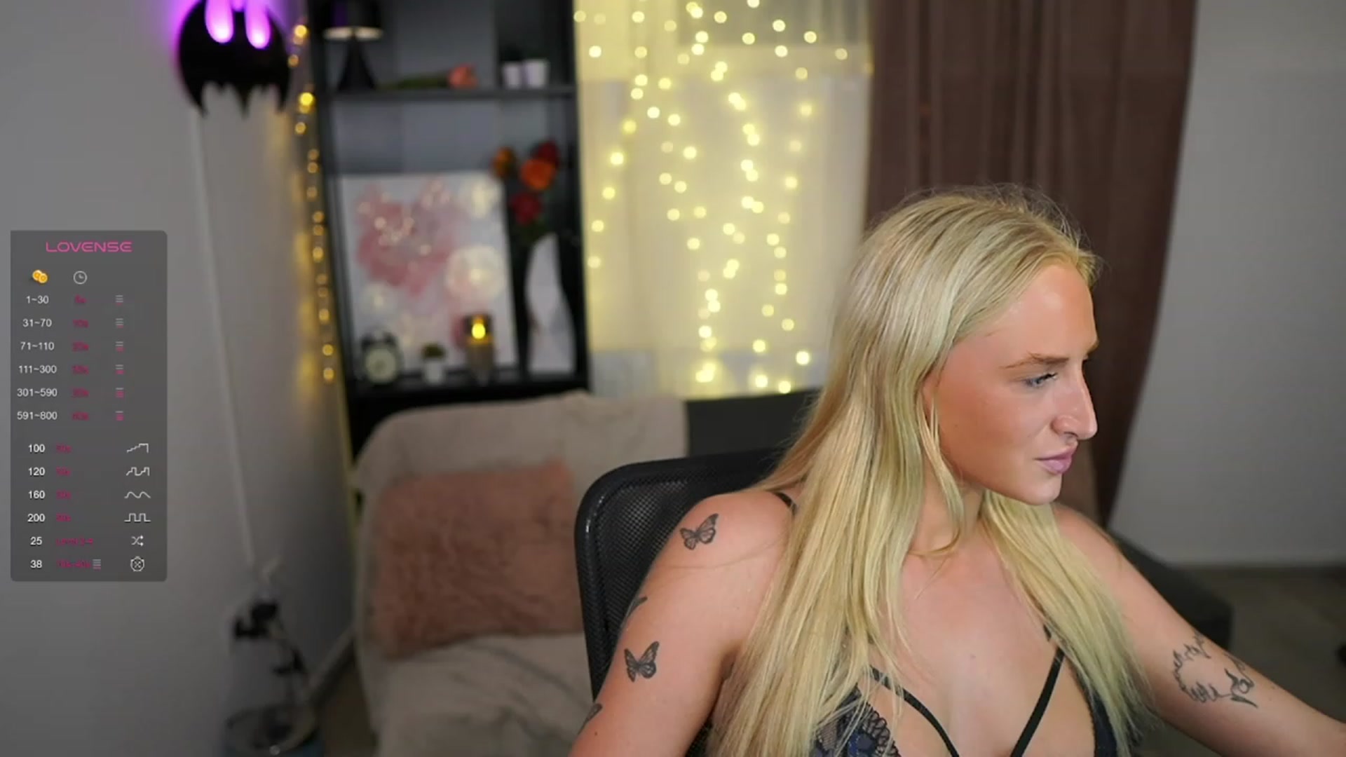 Gallery image thumbnail from NicoletteShea's myfreecams stream on, 09/19/2023, 22:33 image 2 of 20
