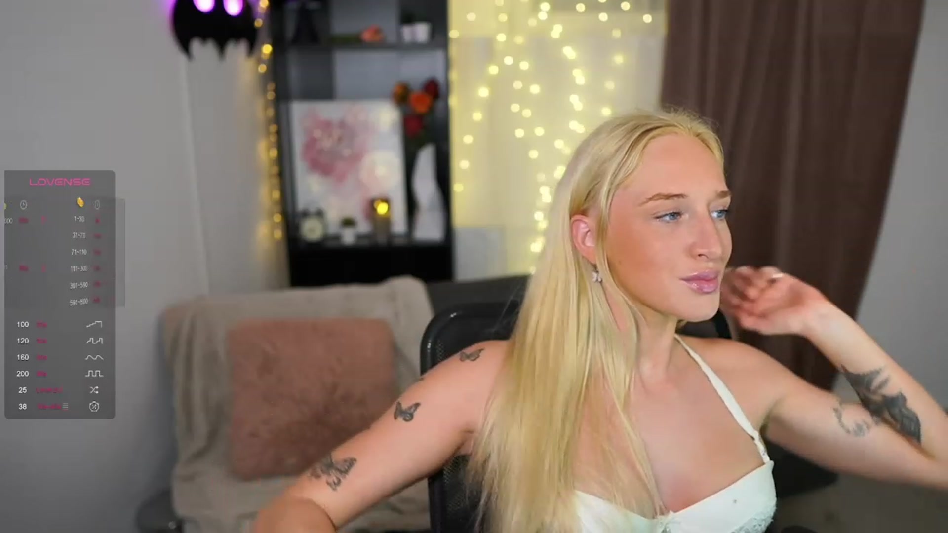 Gallery image thumbnail from NicoletteShea's myfreecams stream on, 09/22/2023, 19:03 image 16 of 20