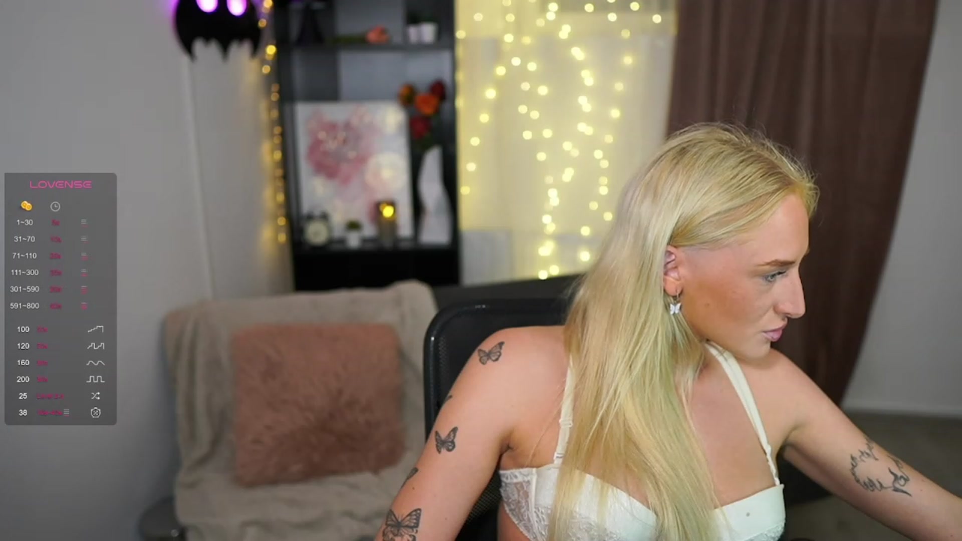 Gallery image thumbnail from NicoletteShea's myfreecams stream on, 09/22/2023, 19:03 image 13 of 20