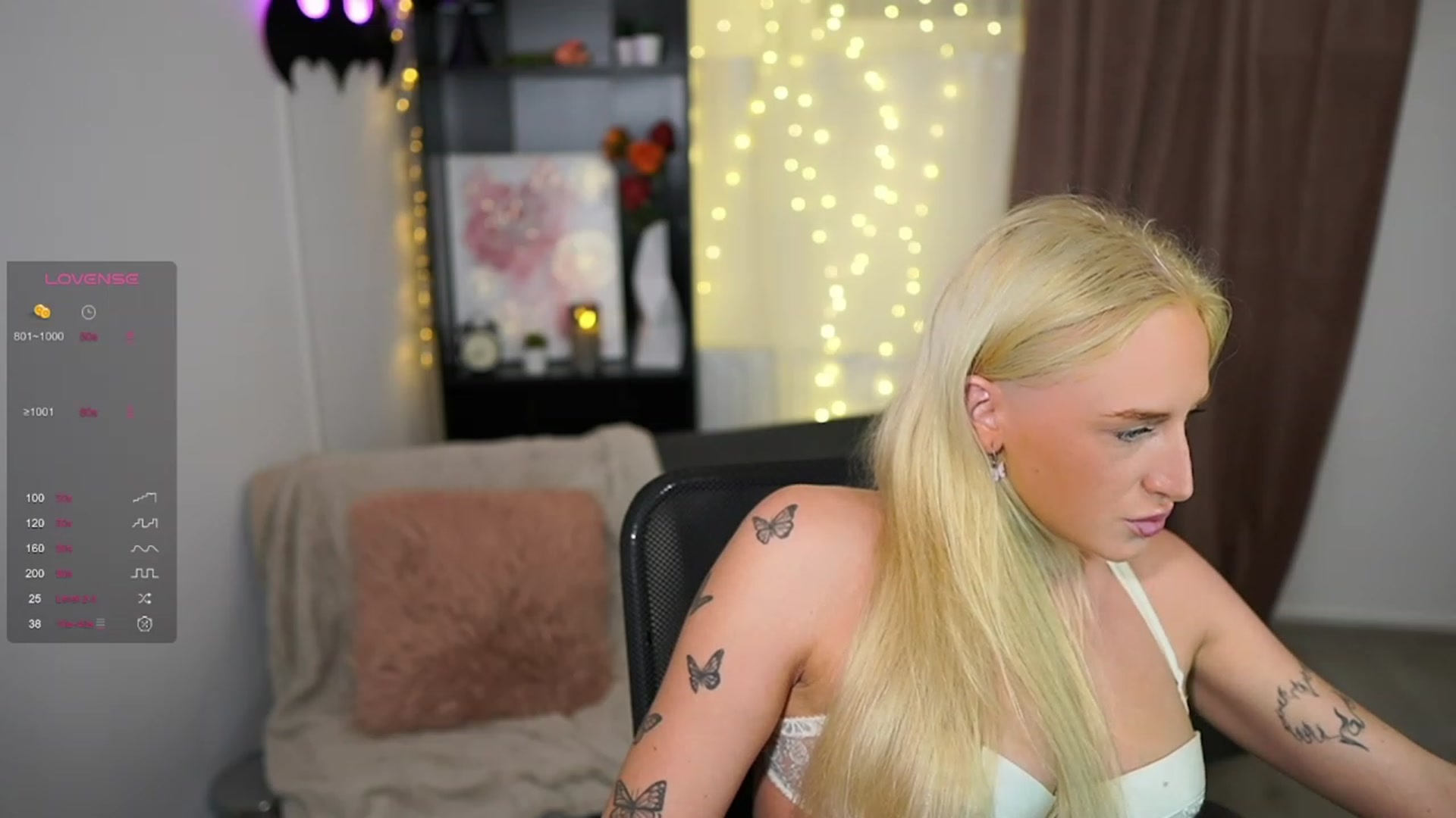 Gallery image thumbnail from NicoletteShea's myfreecams stream on, 09/22/2023, 19:03 image 14 of 20
