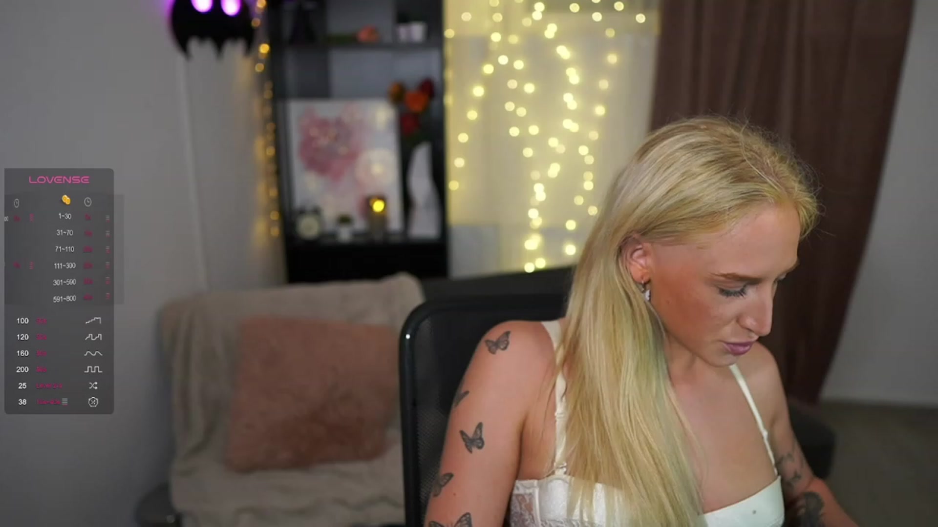 Gallery image thumbnail from NicoletteShea's myfreecams stream on, 09/22/2023, 20:06 image 2 of 20