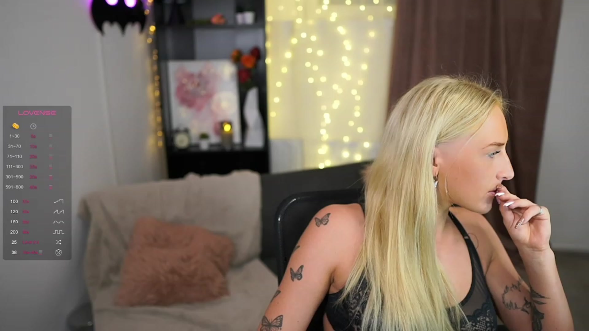 Gallery image thumbnail from NicoletteShea's myfreecams stream on, 09/23/2023, 14:24 image 18 of 20