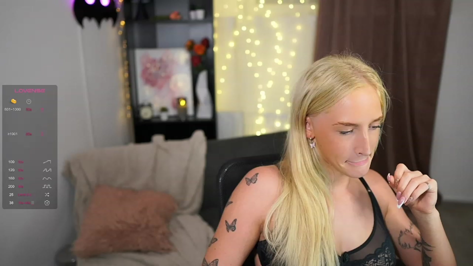Gallery image thumbnail from NicoletteShea's myfreecams stream on, 09/23/2023, 17:05 image 18 of 20
