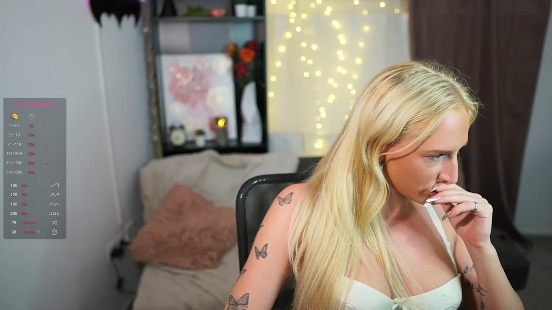Gallery image thumbnail from NicoletteShea's myfreecams stream on, 09/26/2023, 20:58 image 18 of 20