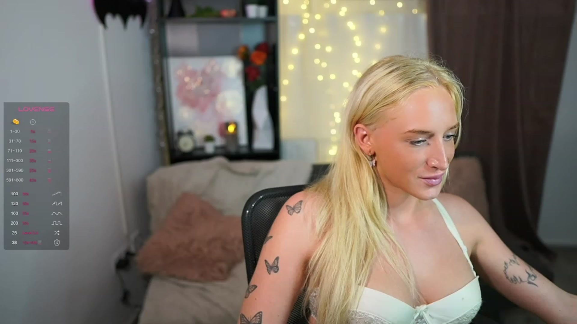 Gallery image thumbnail from NicoletteShea's myfreecams stream on, 09/26/2023, 20:58 image 16 of 20