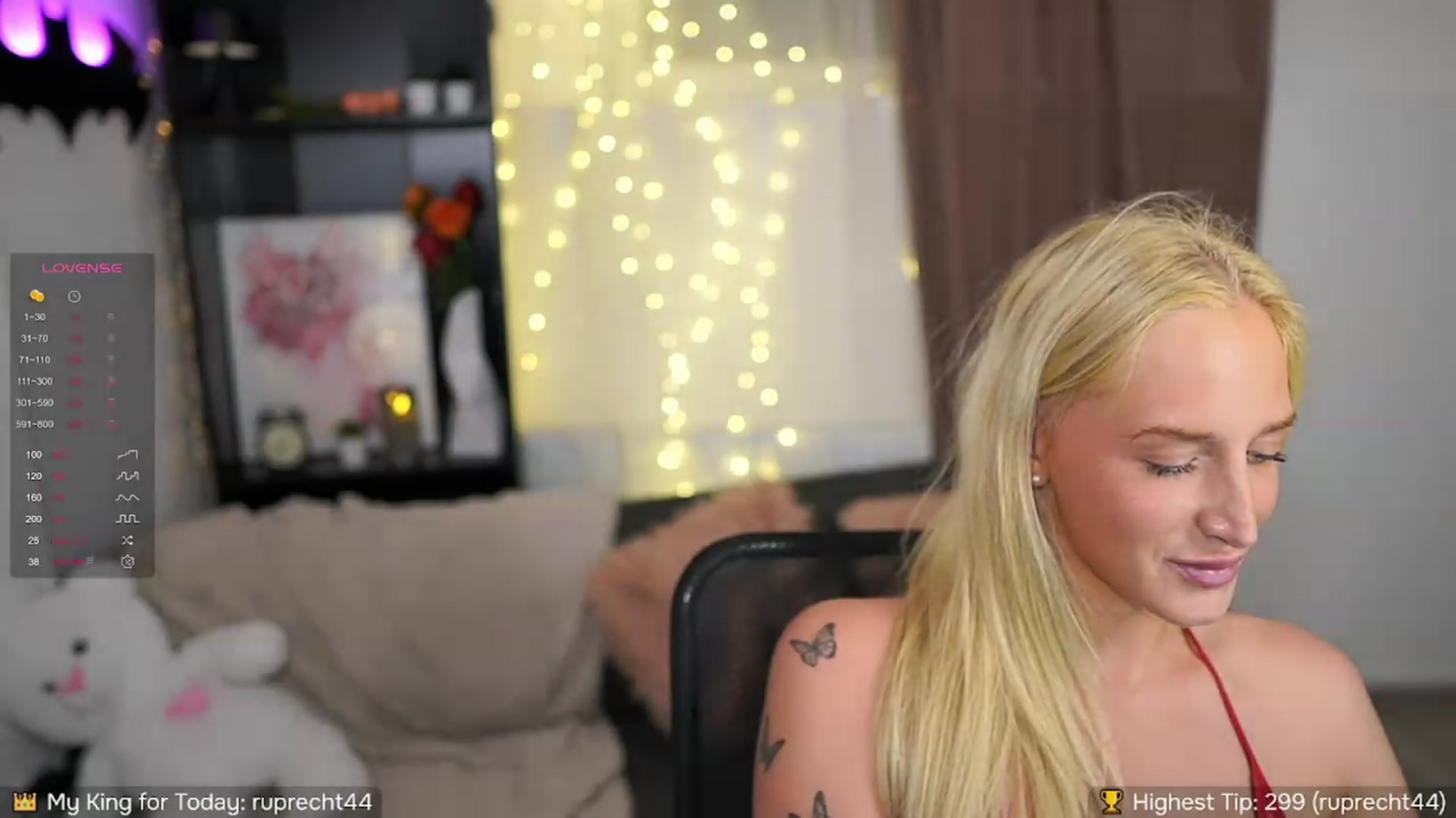 Gallery image thumbnail from NicoletteShea's myfreecams stream on, 10/03/2023, 21:58 image 15 of 20