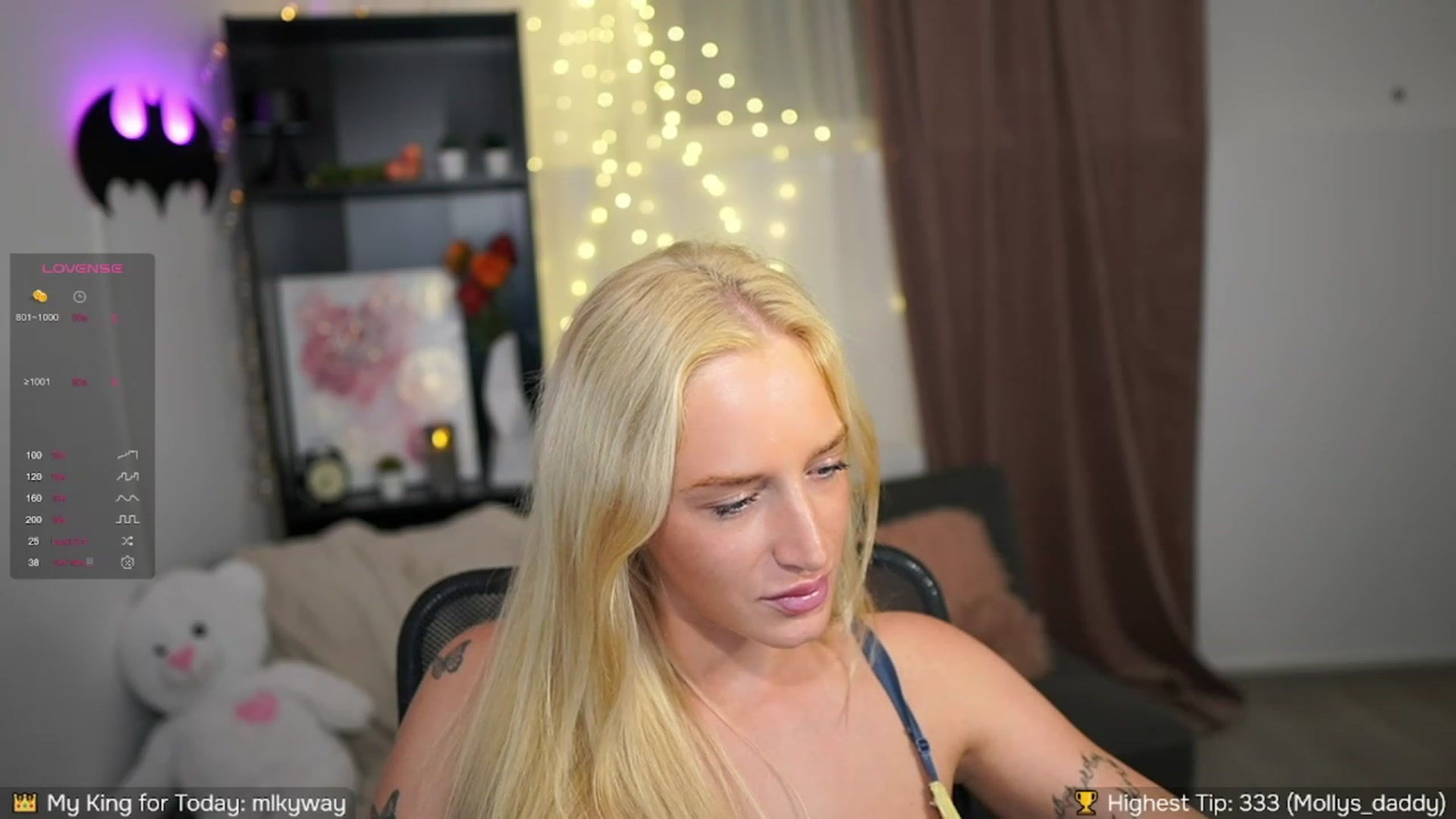 Gallery image thumbnail from NicoletteShea's myfreecams stream on, 10/05/2023, 23:19 image 17 of 20